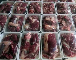 گوشت قربانی در سفره خانواده های کم برخوردار آذرشهر قرار گرفت