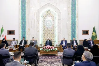آستان قدس باید الگوی کارآمدی، تعهد و تربیت نیروی انسانی توانمند برای کشور باشد