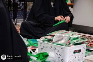 دوخت لباس مراسم شیرخوارگان حسینی در حرم مطهر رضوی