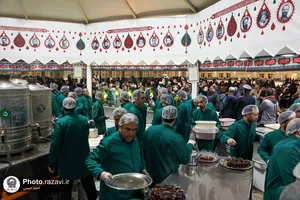 توزیع ۶ هزار ساندویچ در شام شهادت امام جعفر صادق علیه السلام