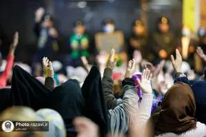 اطعام ٣٠٠ زن آسیب دیده اجتماعی با غذای متبرک امام رضا علیه&zwnj;السلام