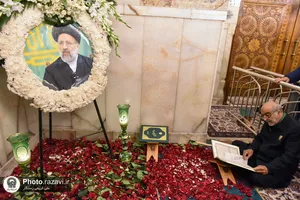 آیین خطبه&zwnj;خوانی خدام بارگاه منور رضوی در نخستین روز خاکسپاری شهید آیت&zwnj;الله رئیسی