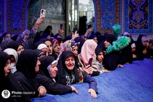 غبارروبی مزار شهدای مدفون در حرم مطهر رضوی