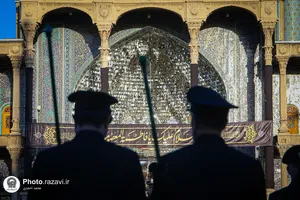 آیین جاروکشی حرم حضرت معصومه سلام&zwnj;الله علیها توسط خادمان حرم مطهر رضوی