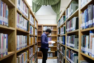 تالار مطالعه قفسه باز آقایان کتابخانه مرکزی آستان قدس رضوی