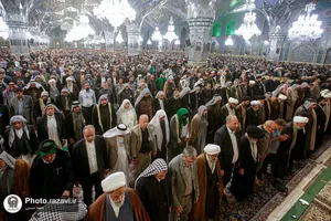 حضور شیوخ عشایر عراق در نماز جمعه حرم مطهر رضوی