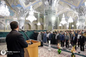 اقامه نماز آیات در حرم مطهر رضوی