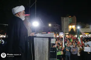 حضور تولیت آستان قدس رضوی در اجتماع مردم مشهد