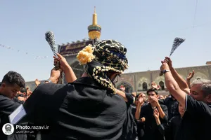 عزاداری روز عاشورای حسینی در حرم مطهر رضوی
