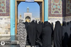 تشرف بانوان ورزشکار باشگاه سپاهان اصفهان به حرم مطهر رضوی