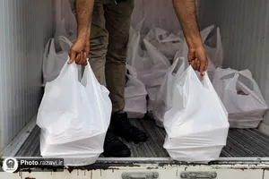 بسته&zwnj;بندی و توزیع گوشت قربانی اهدایی ناذران به مناسبت عید قربان
