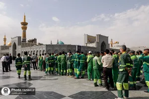 تشرف باغبانان نمونه مشهدالرضا به حرم مطهر رضوی