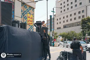 آماده&zwnj;سازی حرم مطهر رضوی در آستانه تشییع رهبر شهید انقلاب-2