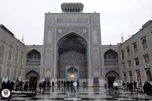 بارش برف در حرم مطهر رضوی