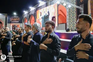 مراسم عزاداری دهه اول محرم زائران غیر ایرانی در حرم مطهر رضوی