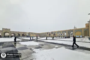 بارش برف در حرم مطهر رضوی