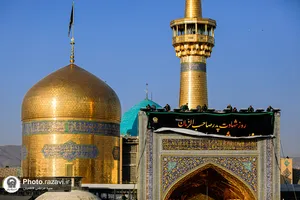 نصب کتیبه&zwnj;های شهادت امام حسن عسکری علیه&zwnj;السلام در حرم مطهر رضوی