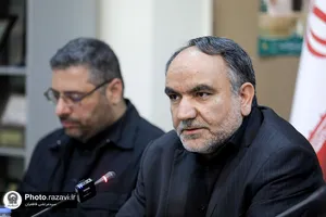 اهدای مدال قهرمانی کارینا کرمی به موزه آستان قدس رضوی