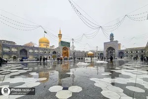 بارش برف در حرم مطهر رضوی