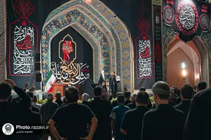عزاداری زائران عرب&zwnj;زبان در حرم مطهر رضوی
