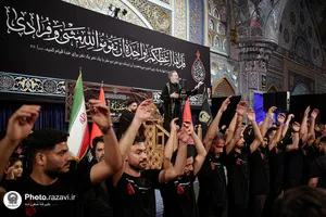 عزاداری زائران عرب&zwnj;زبان در حرم مطهر رضوی

