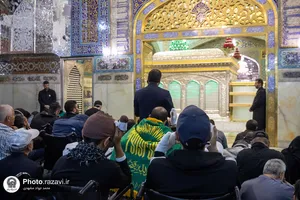 تشرف جمعی از مجروحان لبنانی به حرم مطهر رضوی