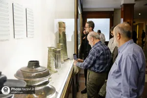 بازدید هنرمندان پیشکسوت از موزه آستان قدس رضوی