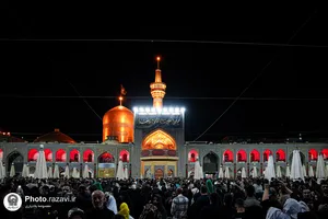 حرم مطهر رضوی در شب شهادت امام رضا علیه&zwnj;السلام