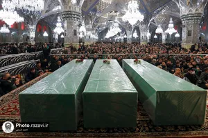 وداع زائران حرم رضوی با 5 شهید مدافع حرم در شام شهادت حضرت موسی بن جعفر علیه السلام