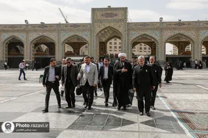 تشرف وزیر کشور عراق به حرم مطهر رضوی