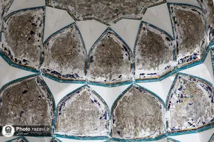 طراحی، ساخت و نصب مقرنس باب الهادی (علیه السلام)