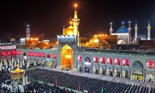 آیین شام غریبان امام رضا (ع) با حضور تولیت آستان قدس رضوی، جمعی از مسئولان و زائران برگزار شد
