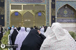 تشرف دختران دهه هشتادی به حرم مطهر رضوی