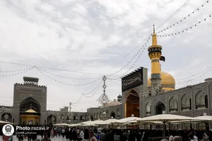 حال و هوای حرم مطهر رضوی در شب شهادت امام محمدباقر علیه السلام