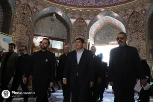 تصاویری از شهید مالک رحمتی در حرم مطهر رضوی