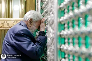 غبارروبی ضریح مطهر رضوی در آستانه دهه &laquo;ولایت و امامت&raquo;