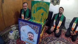 آرامش دوباره در دل‌های سوگوار؛ پرچم رضوی مرهم دلتنگی خانواده شهید مدافع حرم/فیلم