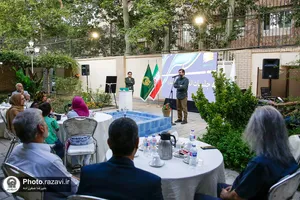 آیین رونمایی کتاب &laquo;این&zwnj;جا جای خوابیدن نیست&raquo;