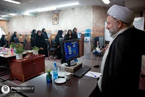 پاسخگویی تلفنی مدیر ارتباطات حوزه و روحانیت دفتر تولیت آستان قدس رضوی به مخاطبان سامانه ۱۳۸