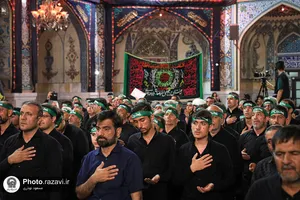 عزاداری سنتی شب ششم محرم در &laquo;حسینیه حرم&raquo;