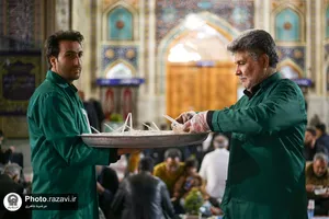افطاری طرح ضیافت اکرام رضوی در حرم مطهر رضوی