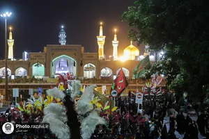 اجتماع زائران و مجاوران رضوی در شب شهادت حضرت جوادالائمه علیه السلام