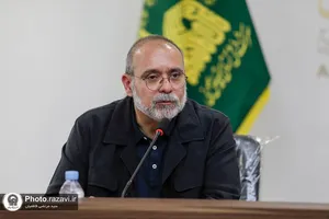 بازدید اعضای فرهنگستان هنر از کارخانه فرش آستان قدس رضوی