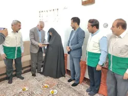 دیدار خادمیاران محمودآبادی با مادر شهیدان یداللهی