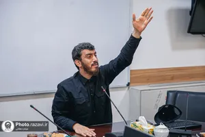 نشست صمیمی ادعیه&zwnj;خوانان و مداحان جوان حرم مطهر رضوی