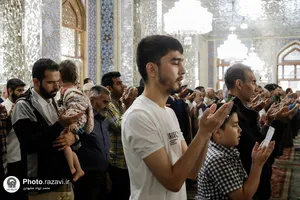 اقامه نماز عید قربان در حرم مطهر رضوی