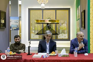 اهدای مدال طاها نعمتی به آستان قدس رضوی