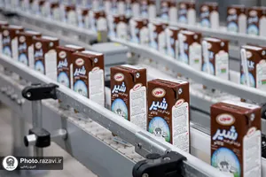 بازدید کارکنان آستان قدس رضوی از کارخانه لبنی رضوی