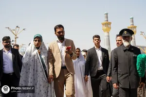 تشرف زوج&zwnj;های جوان به حرم مطهر رضوی
