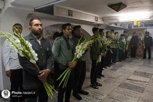غباروبی مزار شهدای حرم مطهر رضوی